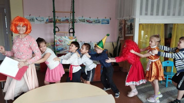 День смеха День смеха.